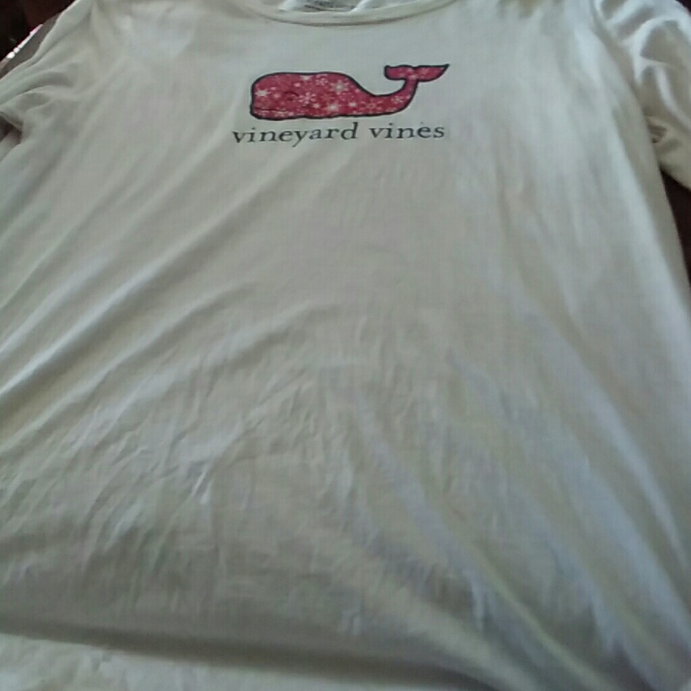 Vineyard vines top