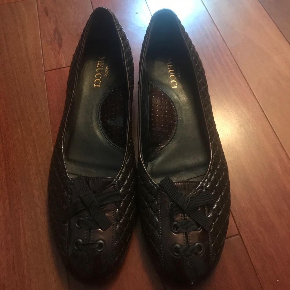 Designer Shoes - Picture 2 of 4