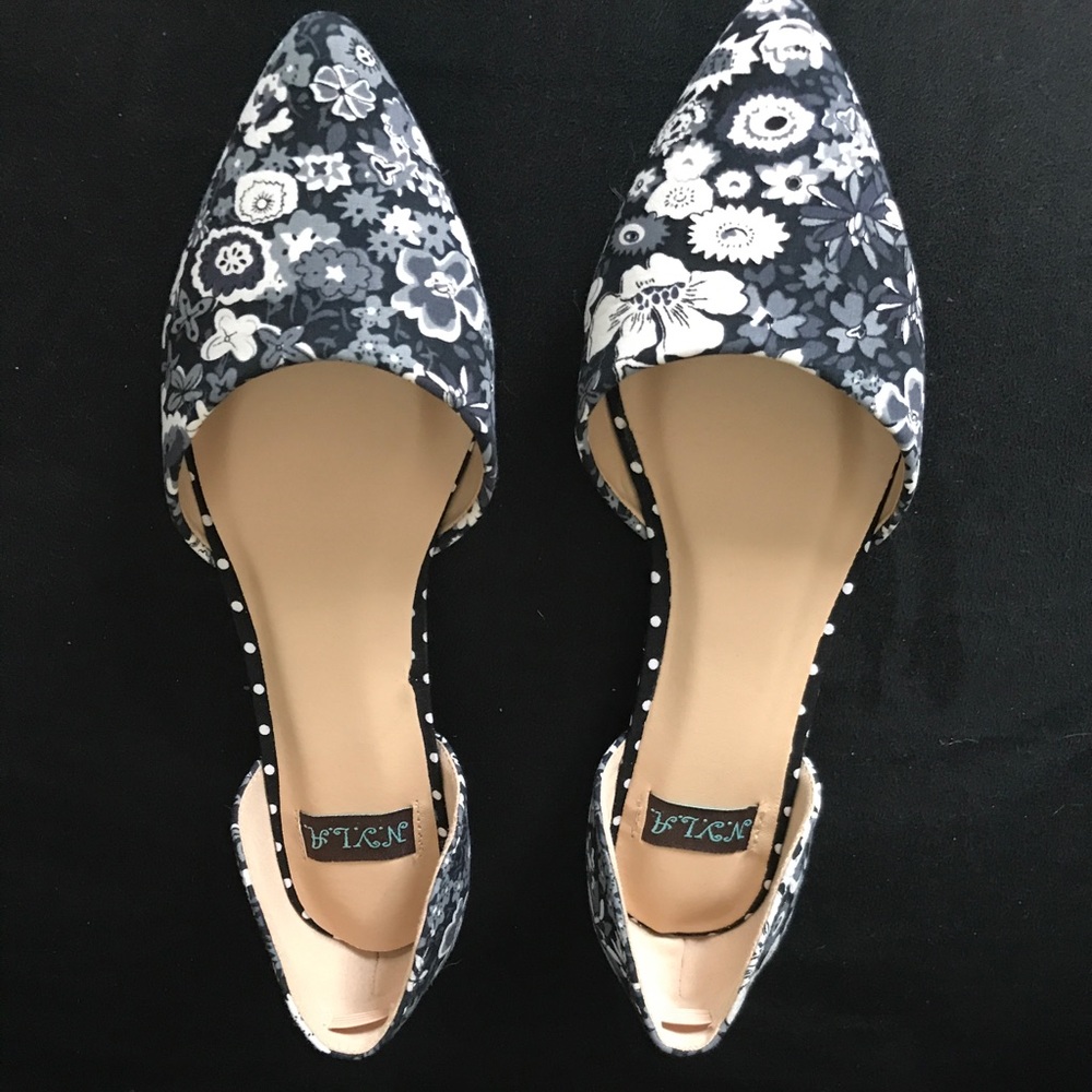 🌟🌟 HOST PICK🌟🌟New in box flats