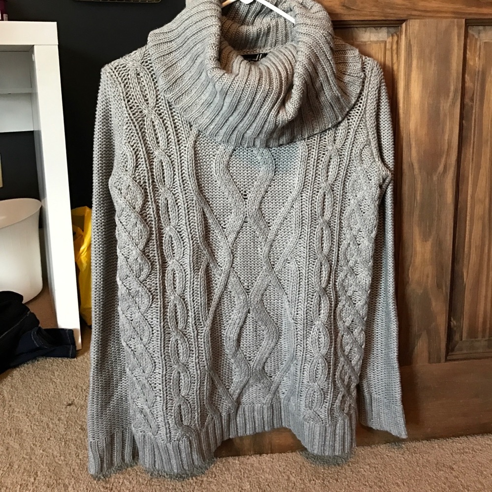 Forever 21 grey sweater
