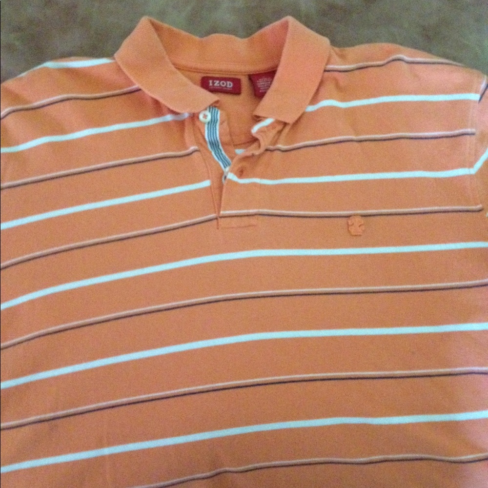 IZod Man's medium short sleeve shirt