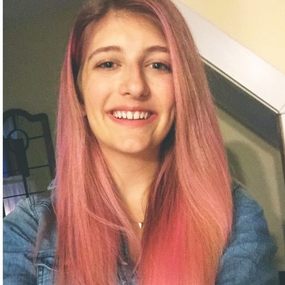 Meet your Posher, Julia - Picture 1 of 1