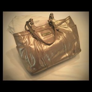 Classic Coach shoulder bag, gold