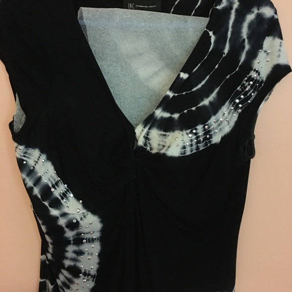 Top - Picture 2 of 2