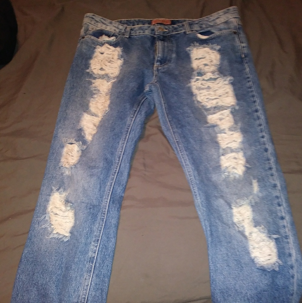 Distressed boyfriend jeans size 34/14 or 16