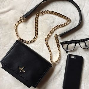 Pour La Victoire Black Leather Crossbody