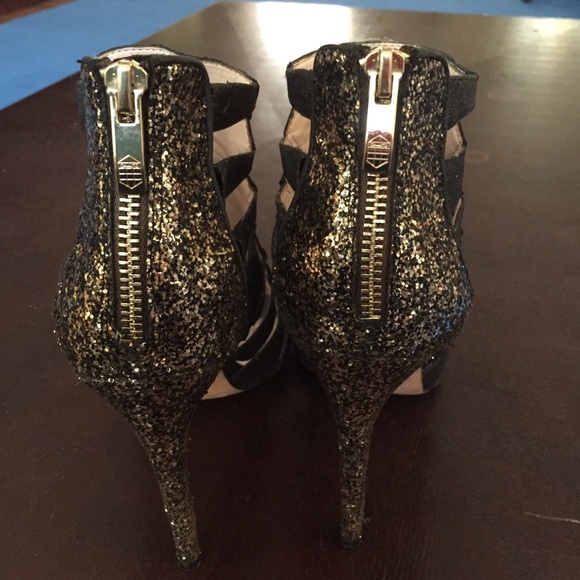 Vince Camuto Lanai Black Glitter Heels - Picture 4 of 8
