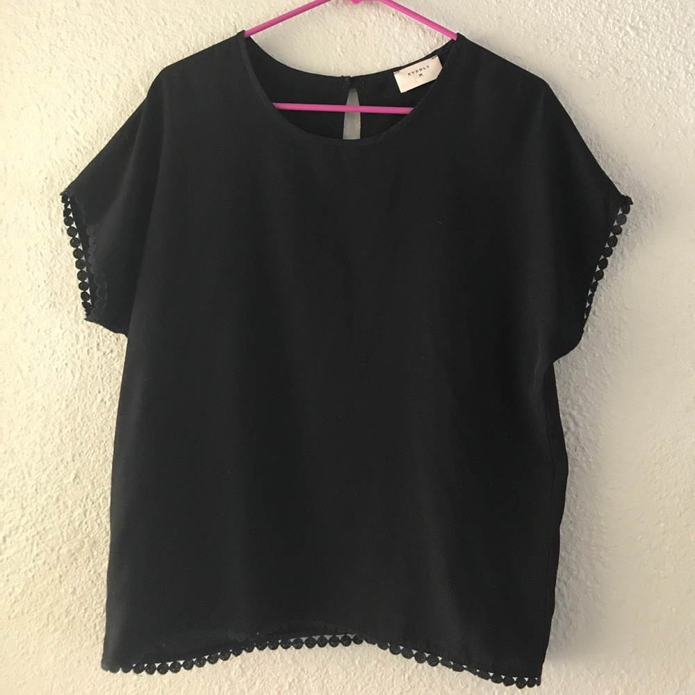 Super cute black top