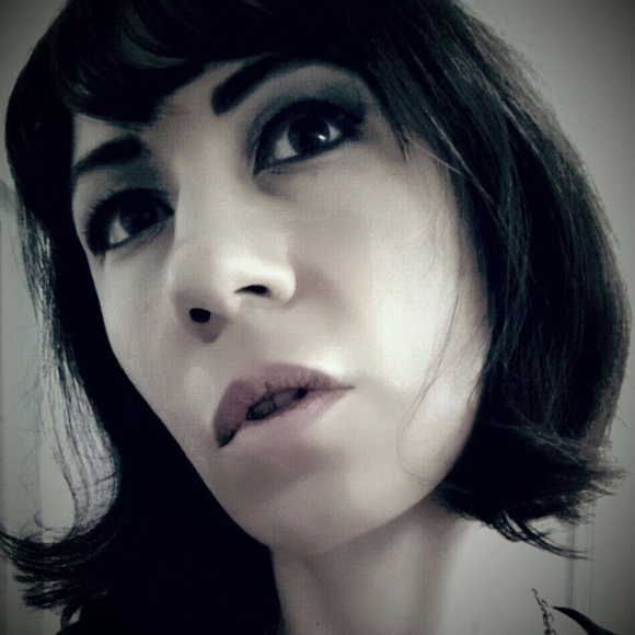 Meet your Posher, Karen - Picture 2 of 5