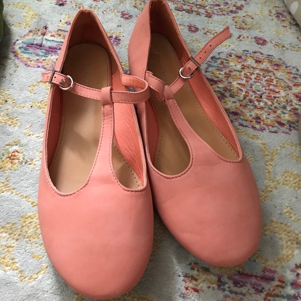 Top Moda peach flats barely worn size 10
