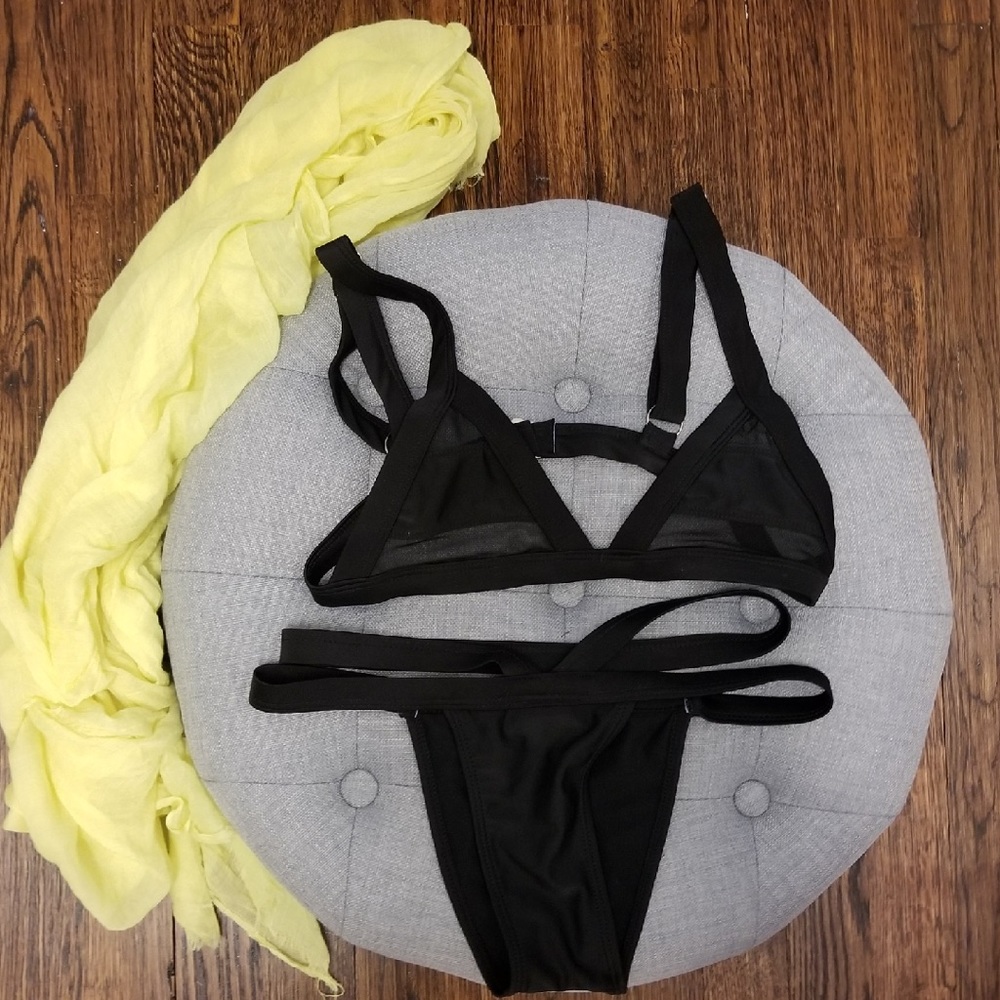 Black bikini set
