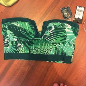 ❤️️NWT Beautiful V crop top/swim top