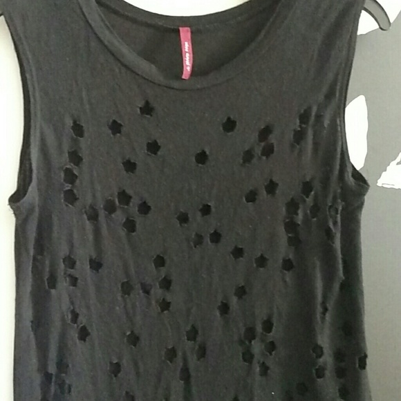 Star Punched Cutoff Training Tank Top - Picture 3 of 4