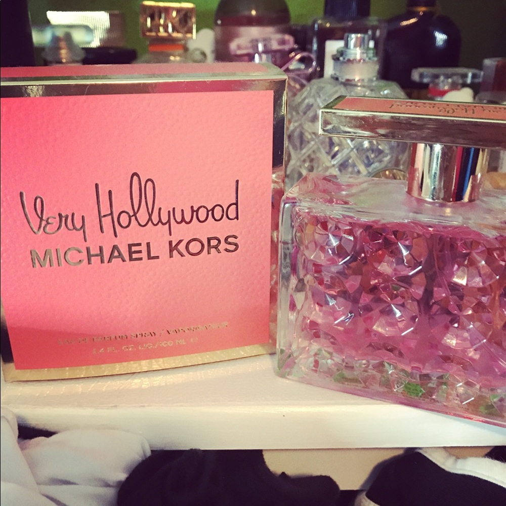 New only took out to test michael kors perfume