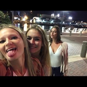 Meet your Posher, Nicole