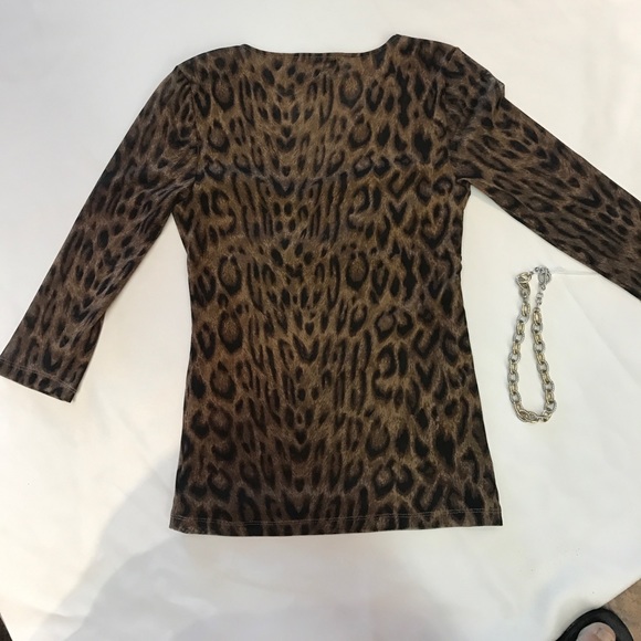 NWOT ladies top made by CHAMPS - Picture 3 of 5