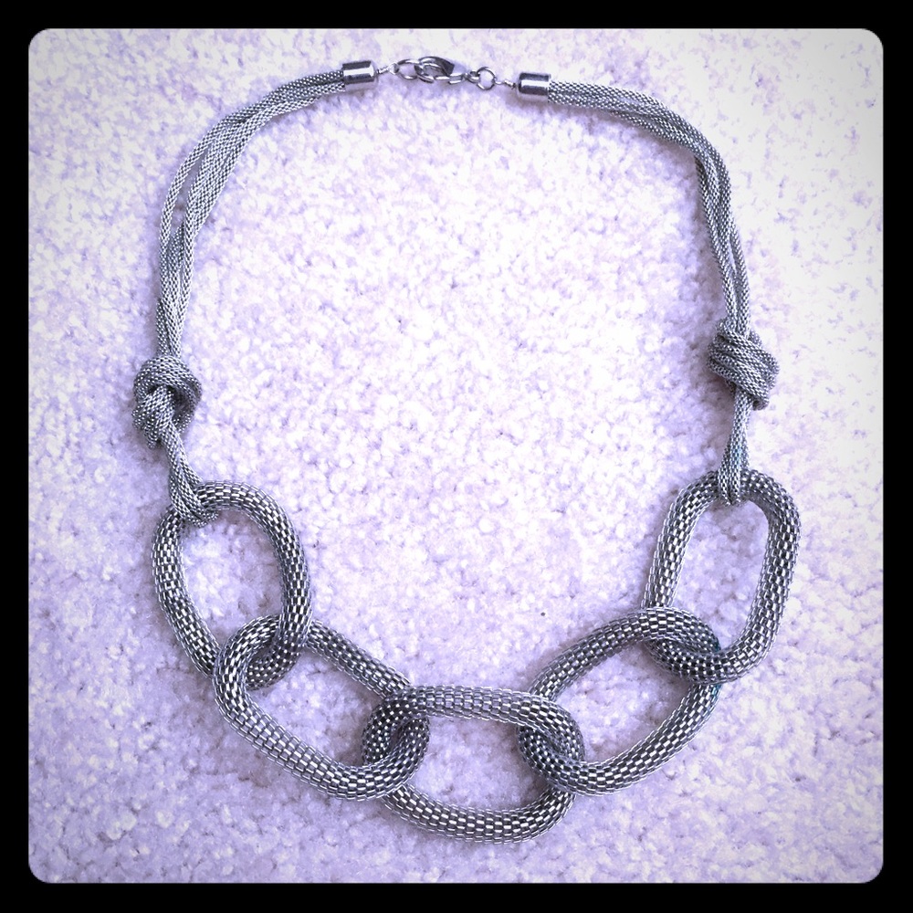 🎄SALE🎄 Stylish silver necklace