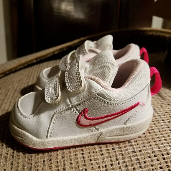 baby nikes size 4