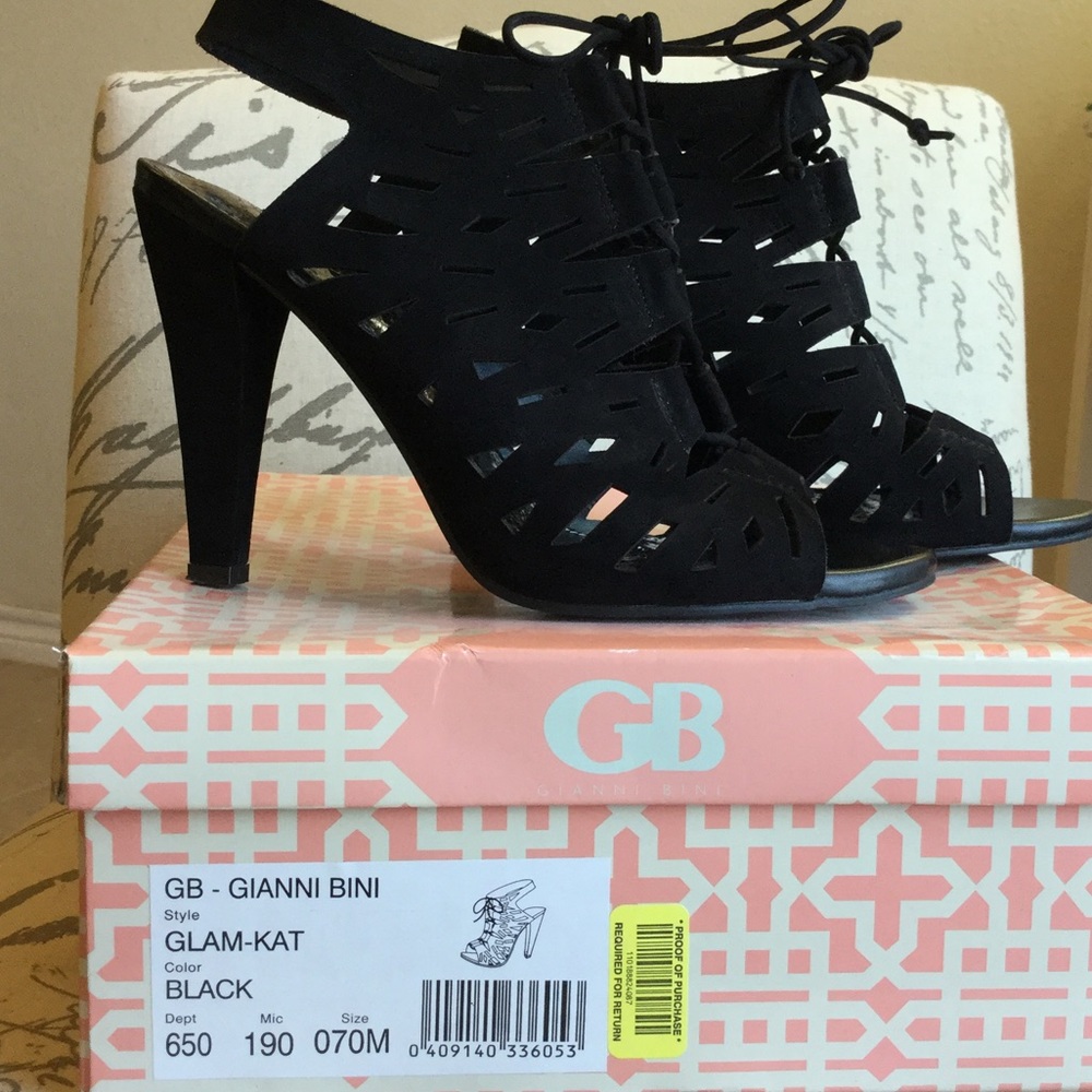 Lace up Gianni Bini black open toe boots