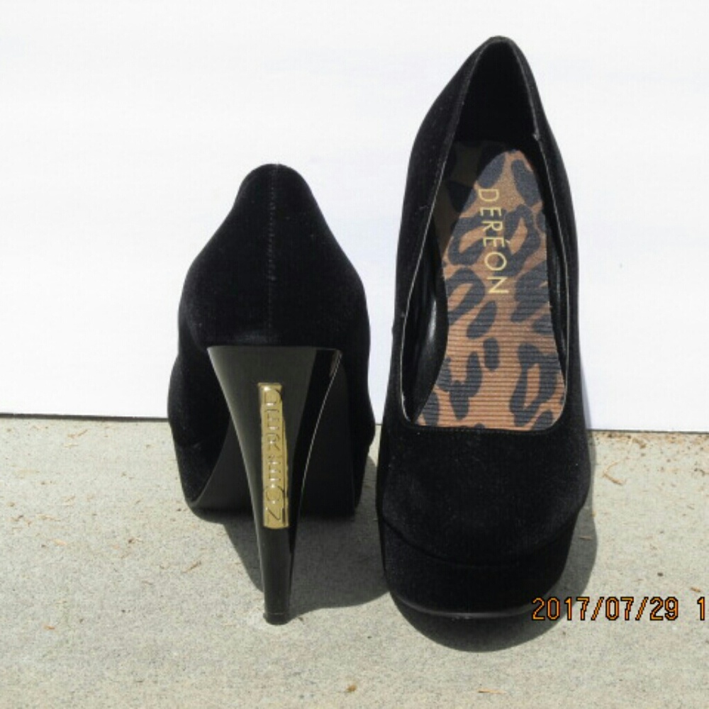 Dereon Heels