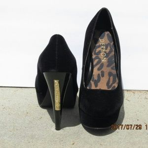 Dereon Heels