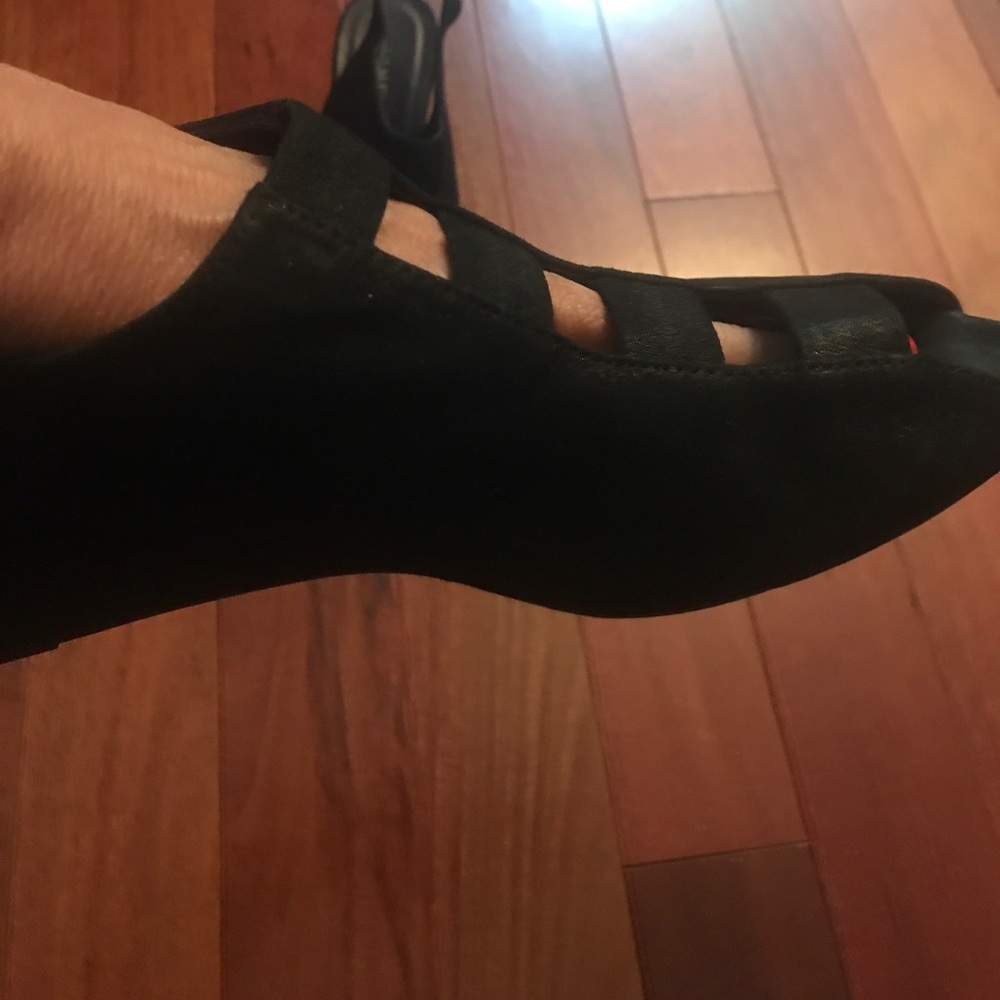 Designer Shoes - Picture 2 of 5