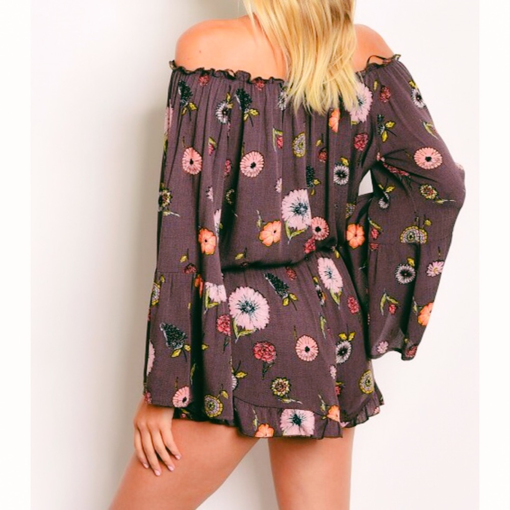 Floral Off Shoulder 2 Piece Short Set. - Picture 6 of 6