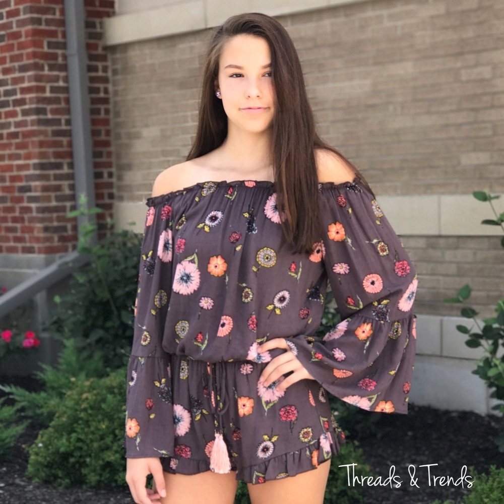 Floral Off Shoulder 2 Piece Short Set.