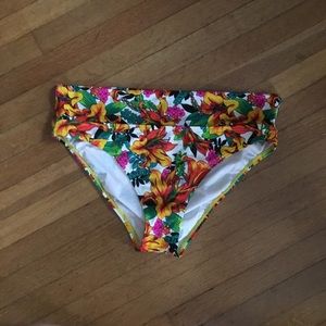 Patterned bikini bottoms