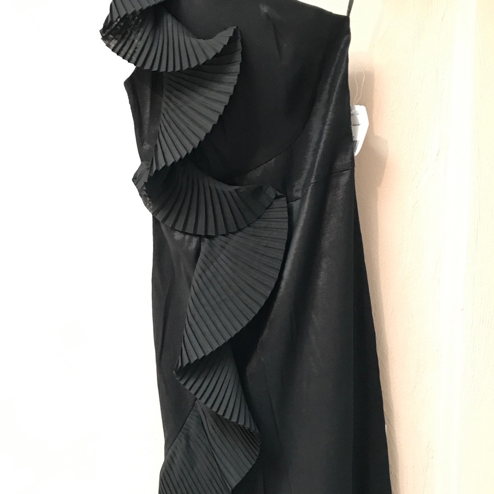 NWT Beautiful black ruffle one shoulder LBD sz S/P