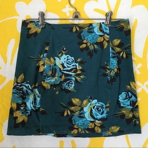 Betsey Johnson Collection blue rose mini skirt L