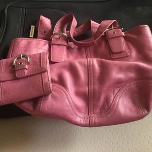 Coach bag and wallet combo used in good condition.