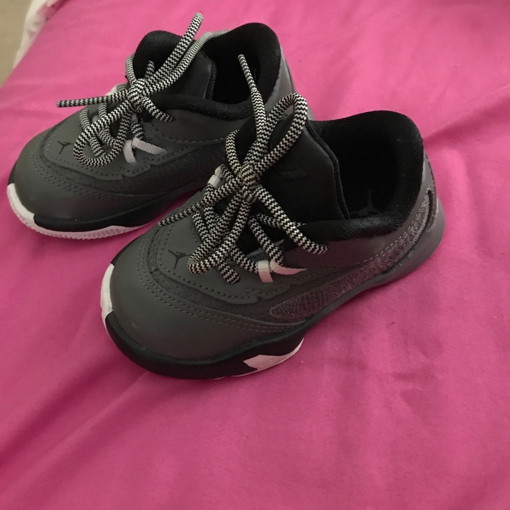 Size 5 Nike air Jordan(kid) shoes