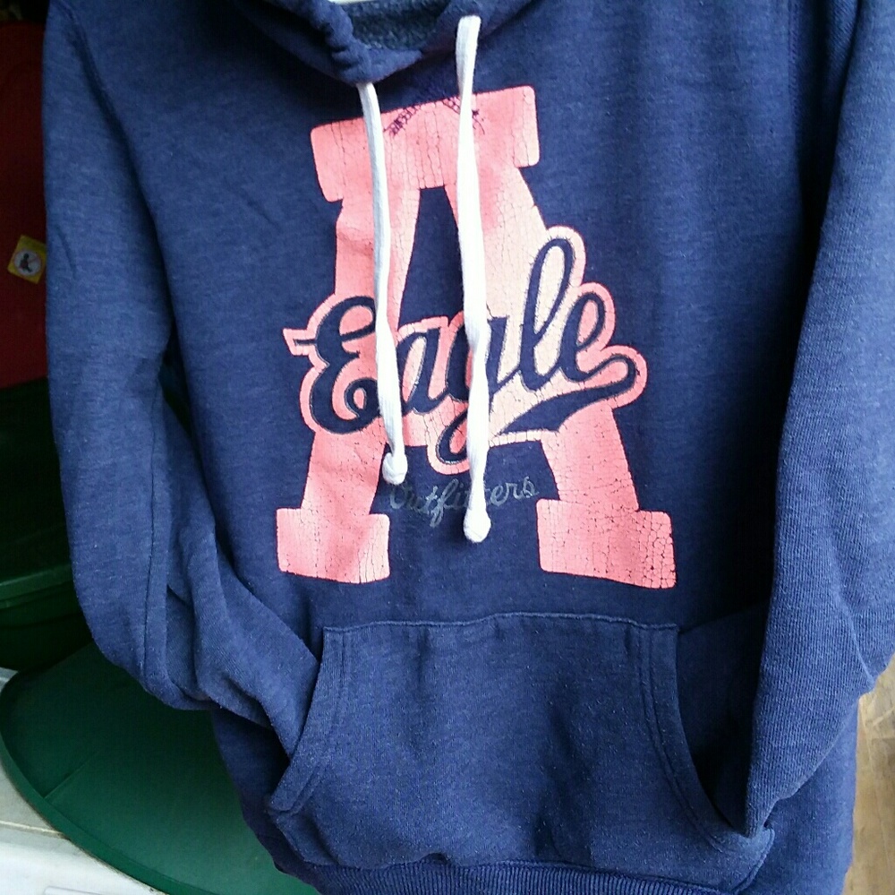 JUNIORS AEO HOODIE SIZE M