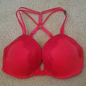 ❤️ NWT Strappy VS Lace Bra