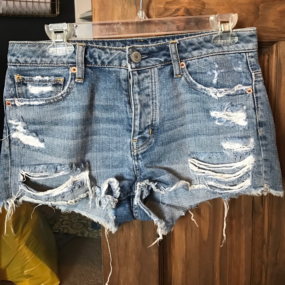 American Eagle destroyed high waisted shorts