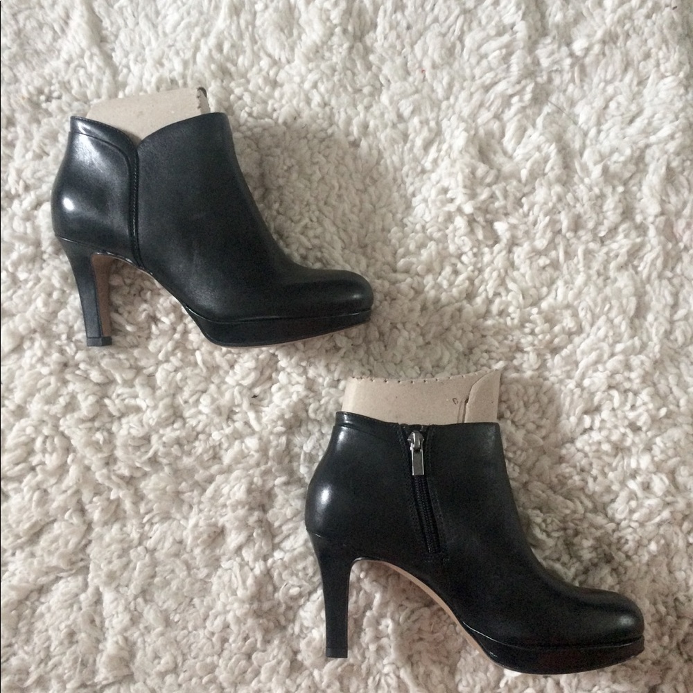 Clarks Delsie Stella Black Leather Booties
