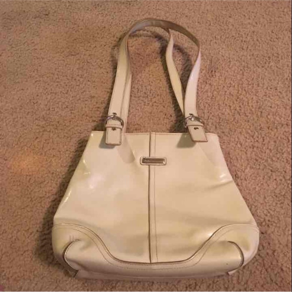 Beige purse