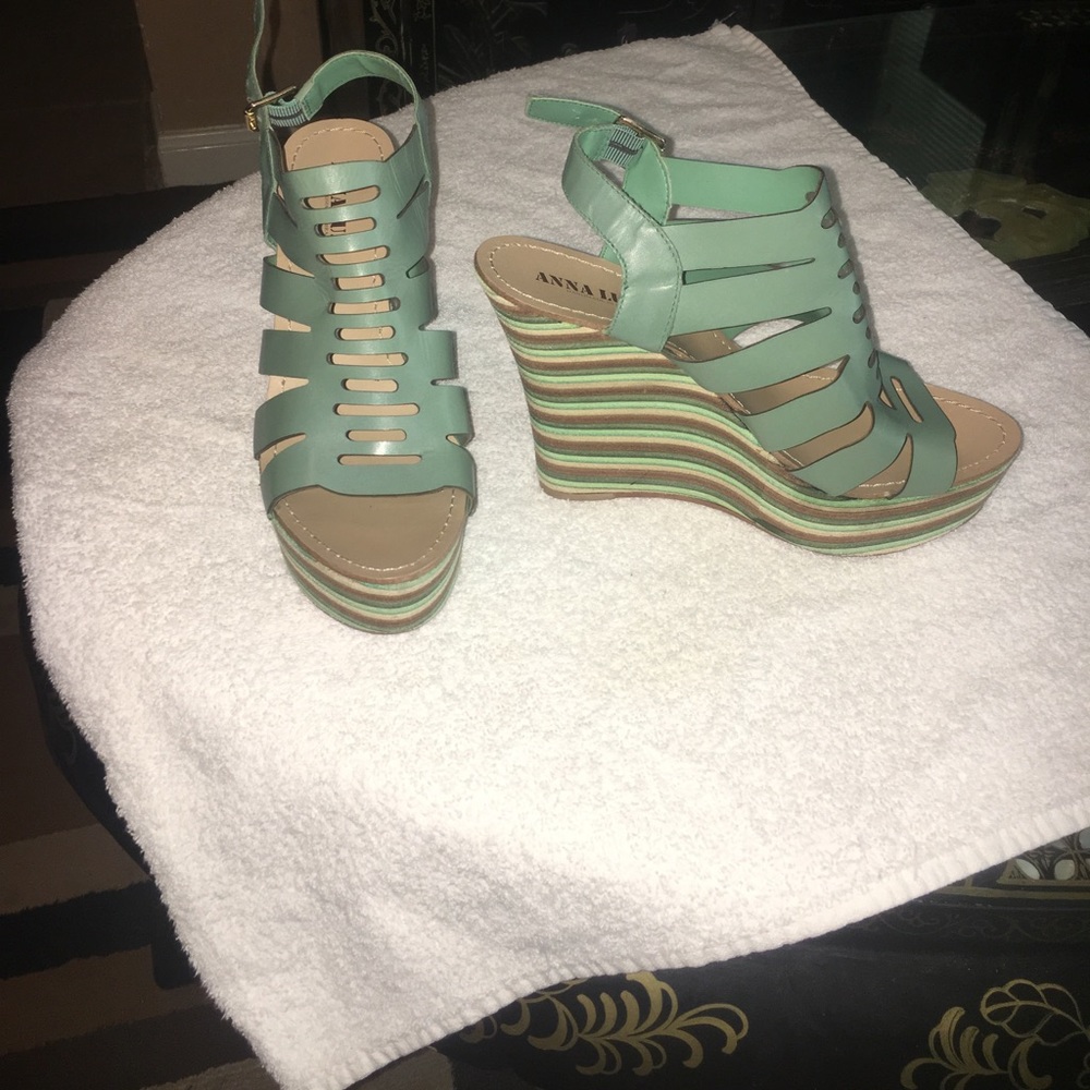Authentic ANNA LUZ wedges