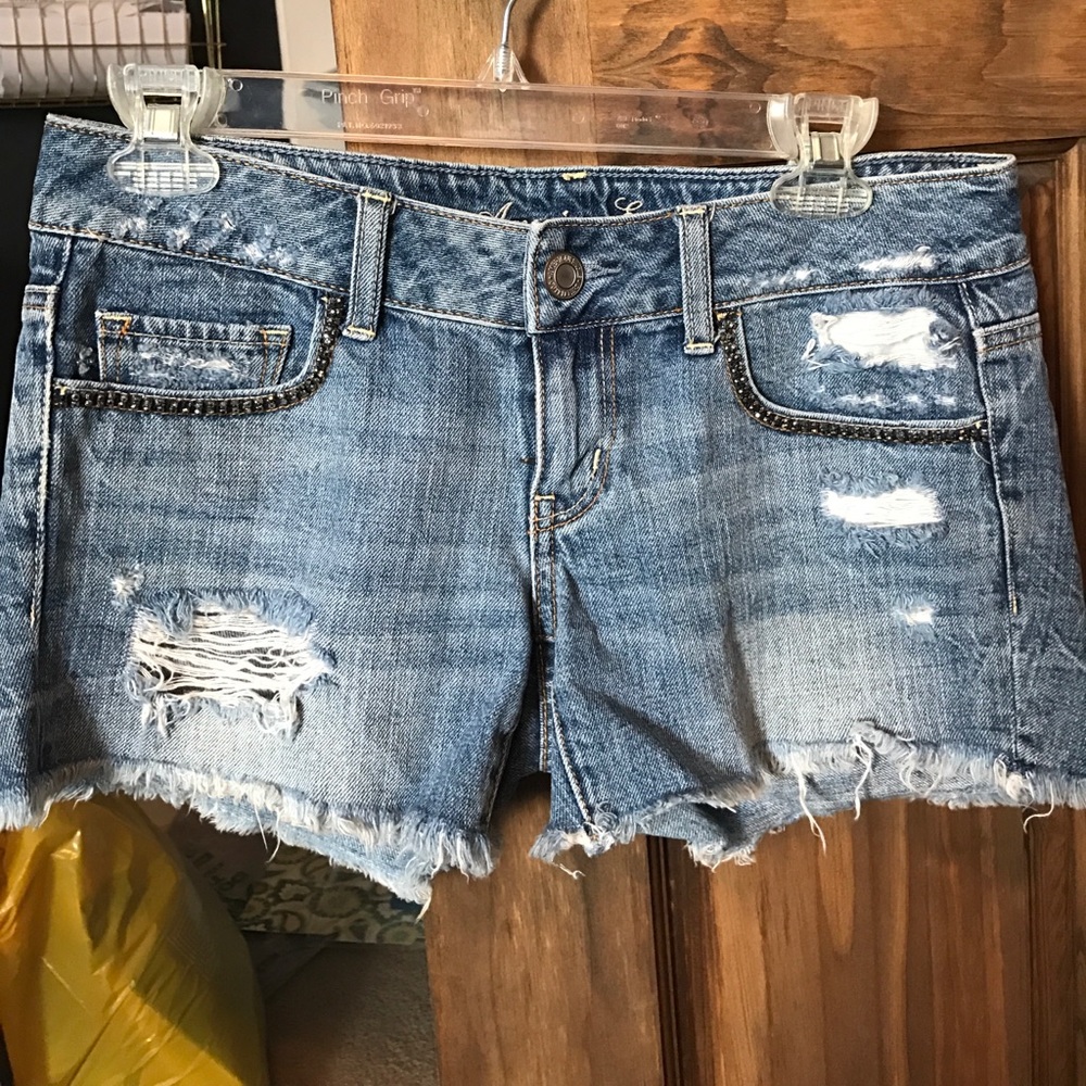 American Eagle studded shorts