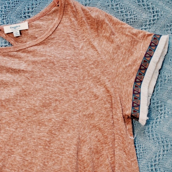 boutique Tops - // Boutique Tribal Fringe Trim T-Shirt