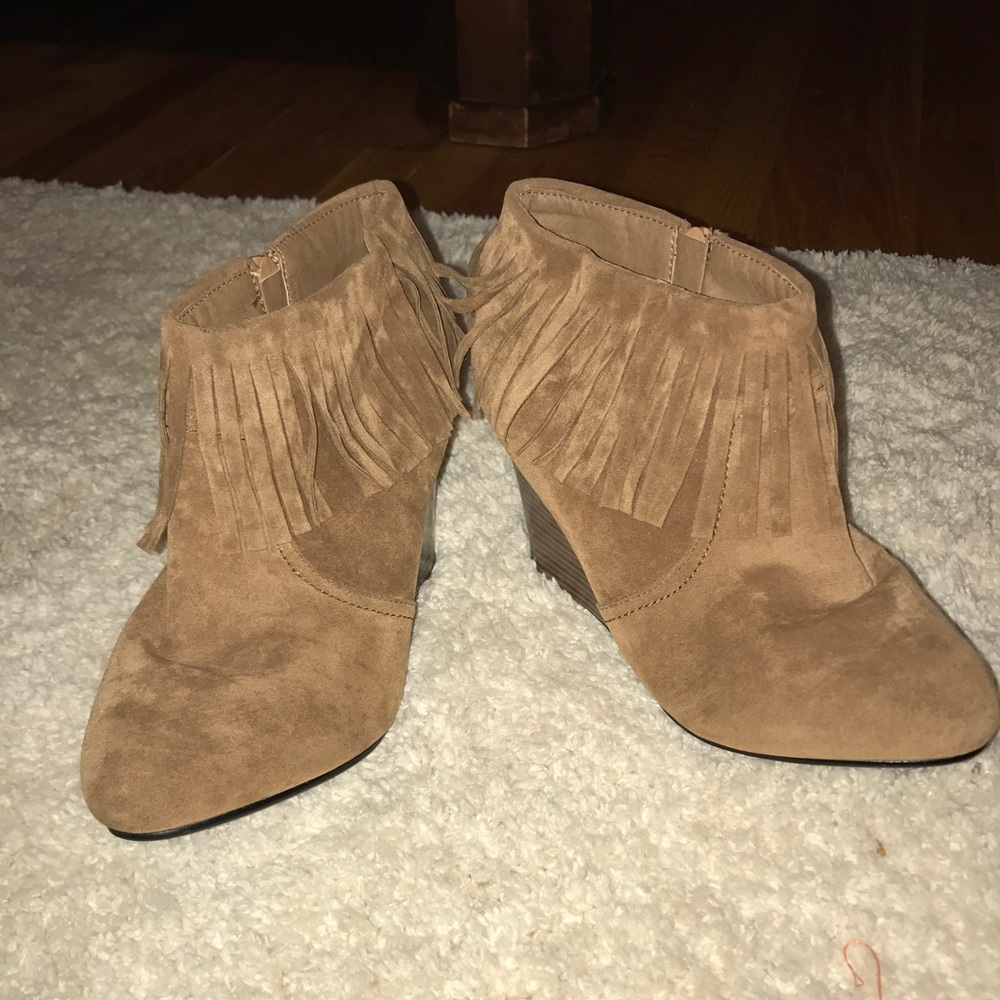 Great condition frayed tan booties