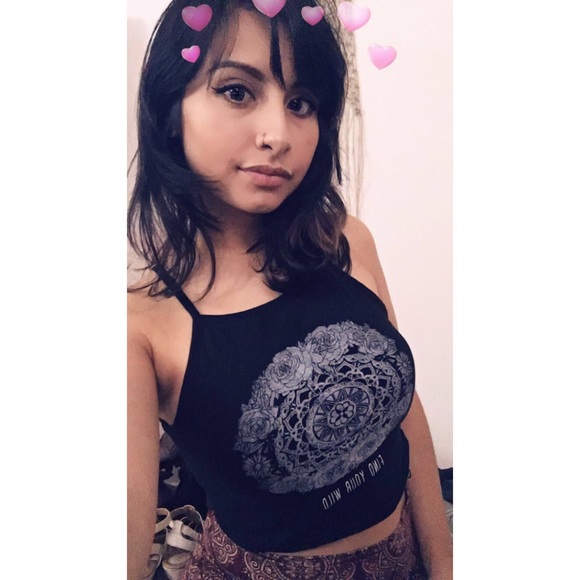 Meet your Posher, Candace - Picture 4 of 5