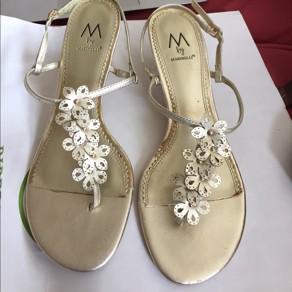 Gold flower sandal heel