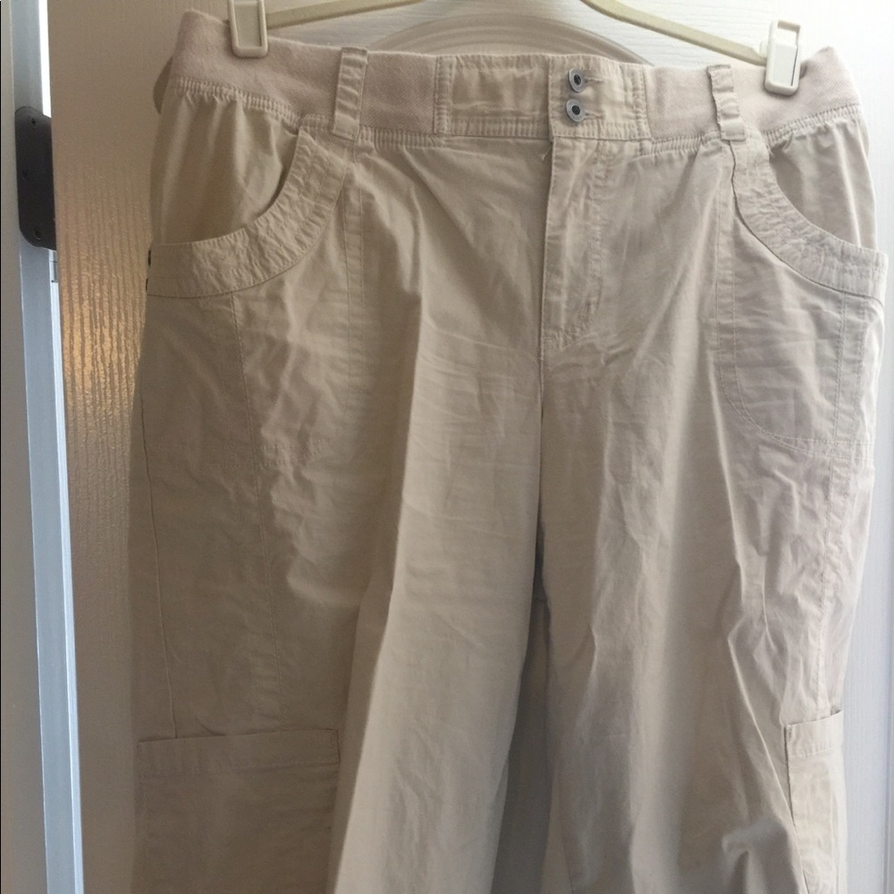Venezia (laneb)Super Comfy Khaki Capri Sz14/16
