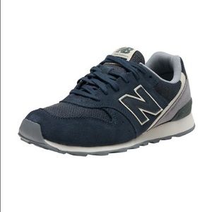 Navy New Balance 696