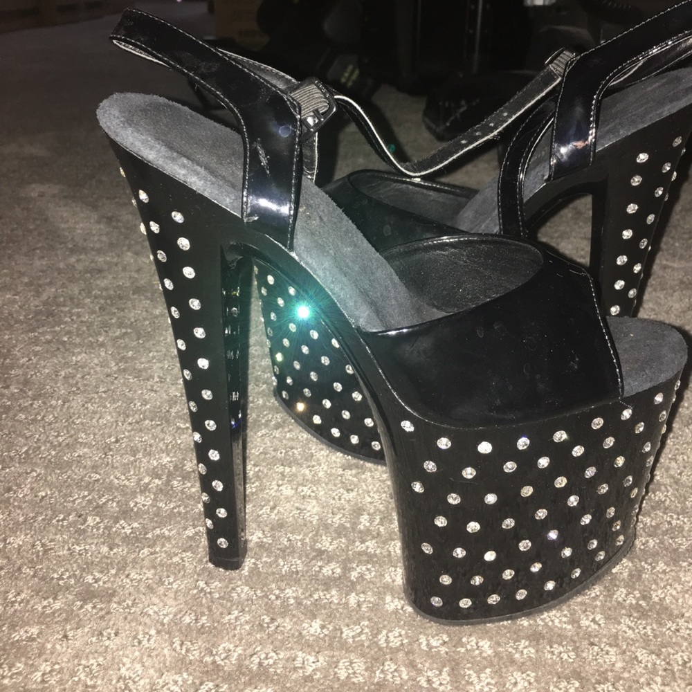 7 inch heels size 8.5 never worn