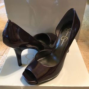 Jessica Simpson pumps