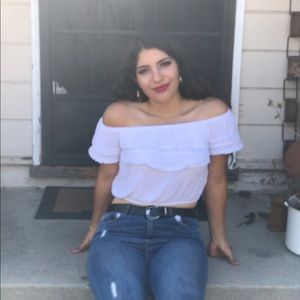 Meet your Posher, Leila