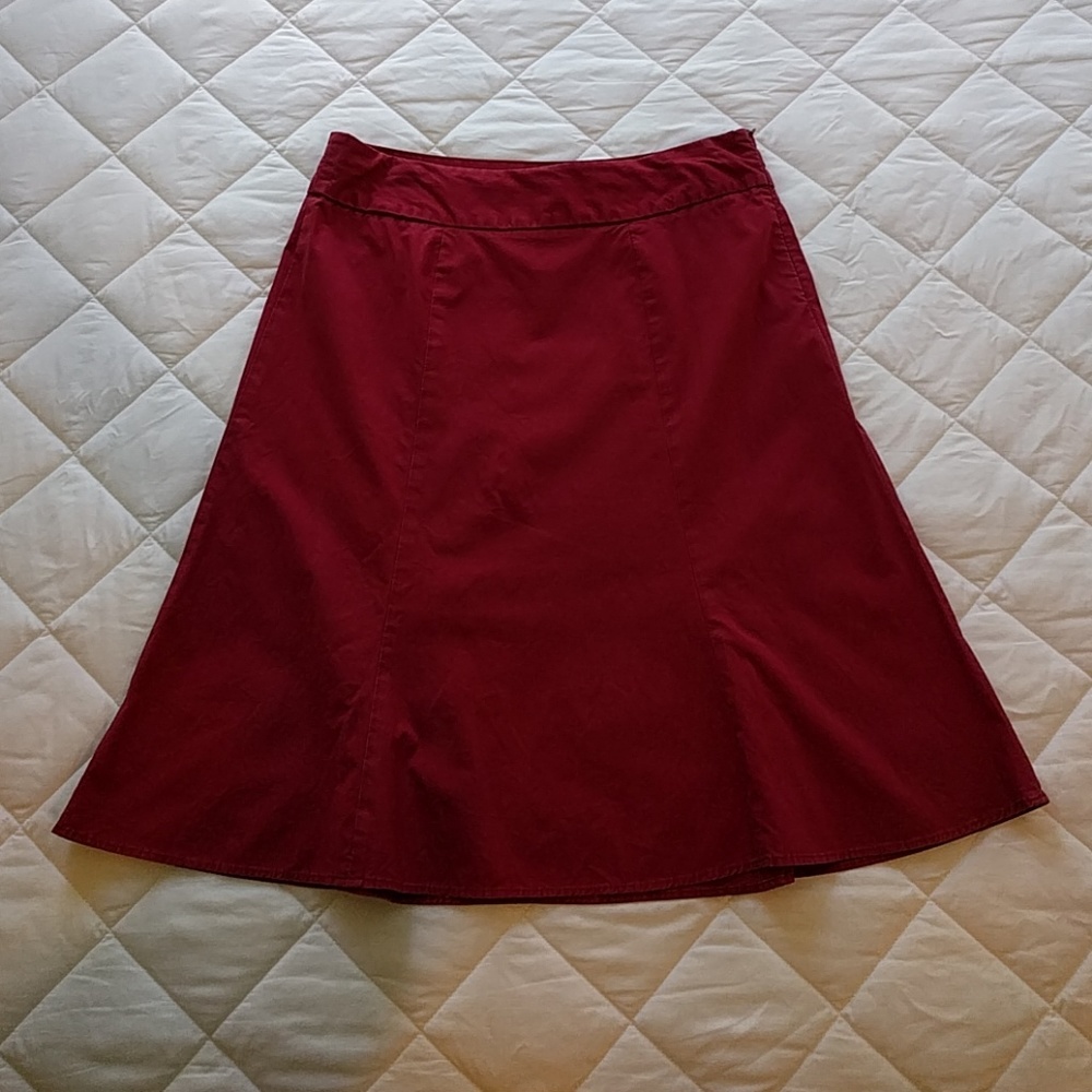 Red GAP tulip skirt